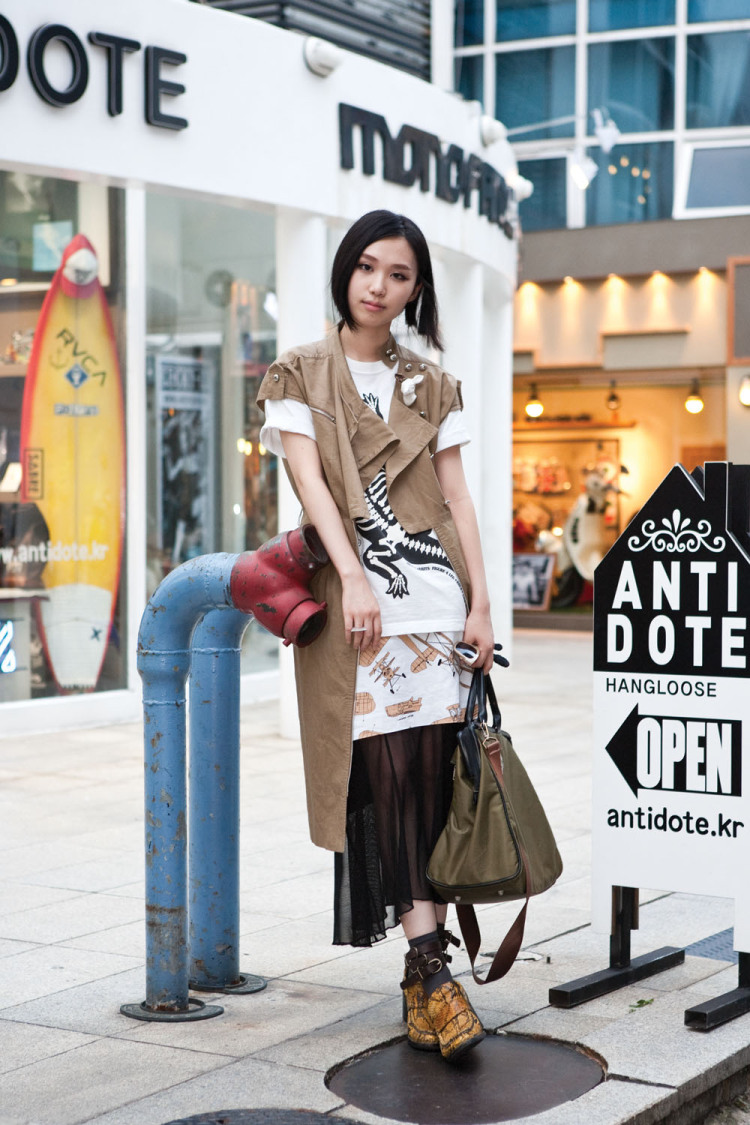 Layering Shorter – Busan, Korea – STYLECLICKER